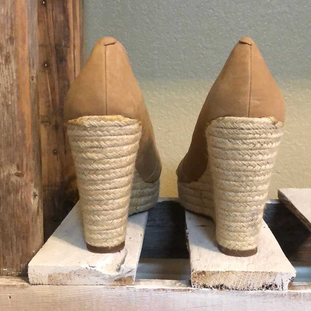 Vince Camuto Natural Wedges - Picture 8 of 8